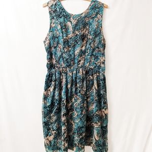 Bar lll Green and Black Mini Dress. V- Back Sz XL